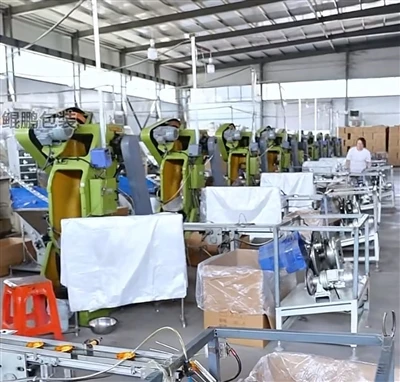 Lógica de reducción de costos laborales de un taller de producción de tapas m...